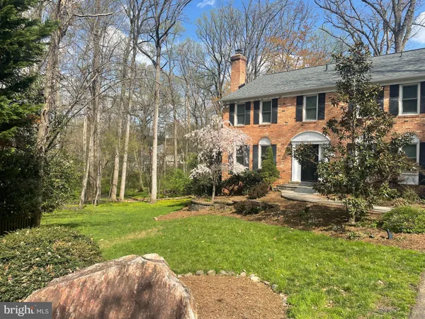 $1,375,000 | 2010 Westwood Terrace, Vienna, VA 22182