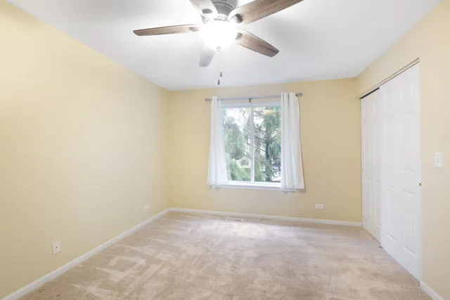 $245,000 | 2043 Orchard Lane, Unit 2043, Carpentersville, IL 60110