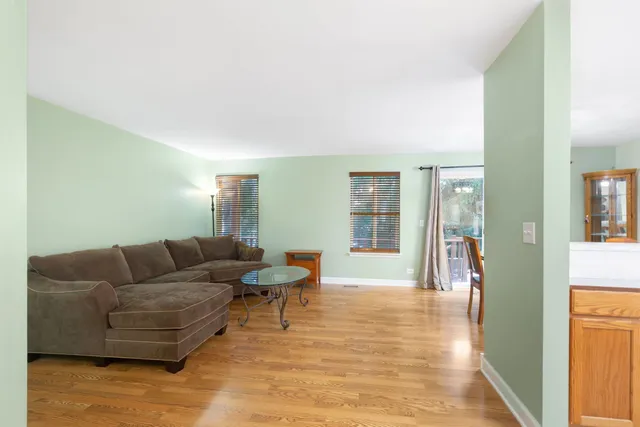 $245,000 | 2043 Orchard Lane, Unit 2043, Carpentersville, IL 60110