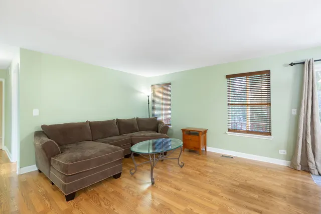 $245,000 | 2043 Orchard Lane, Unit 2043, Carpentersville, IL 60110