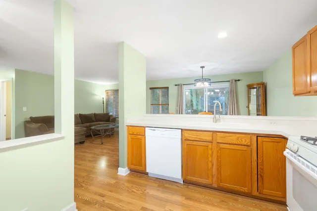 $245,000 | 2043 Orchard Lane, Unit 2043, Carpentersville, IL 60110