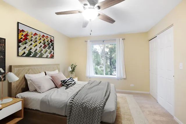 $245,000 | 2043 Orchard Lane, Unit 2043, Carpentersville, IL 60110