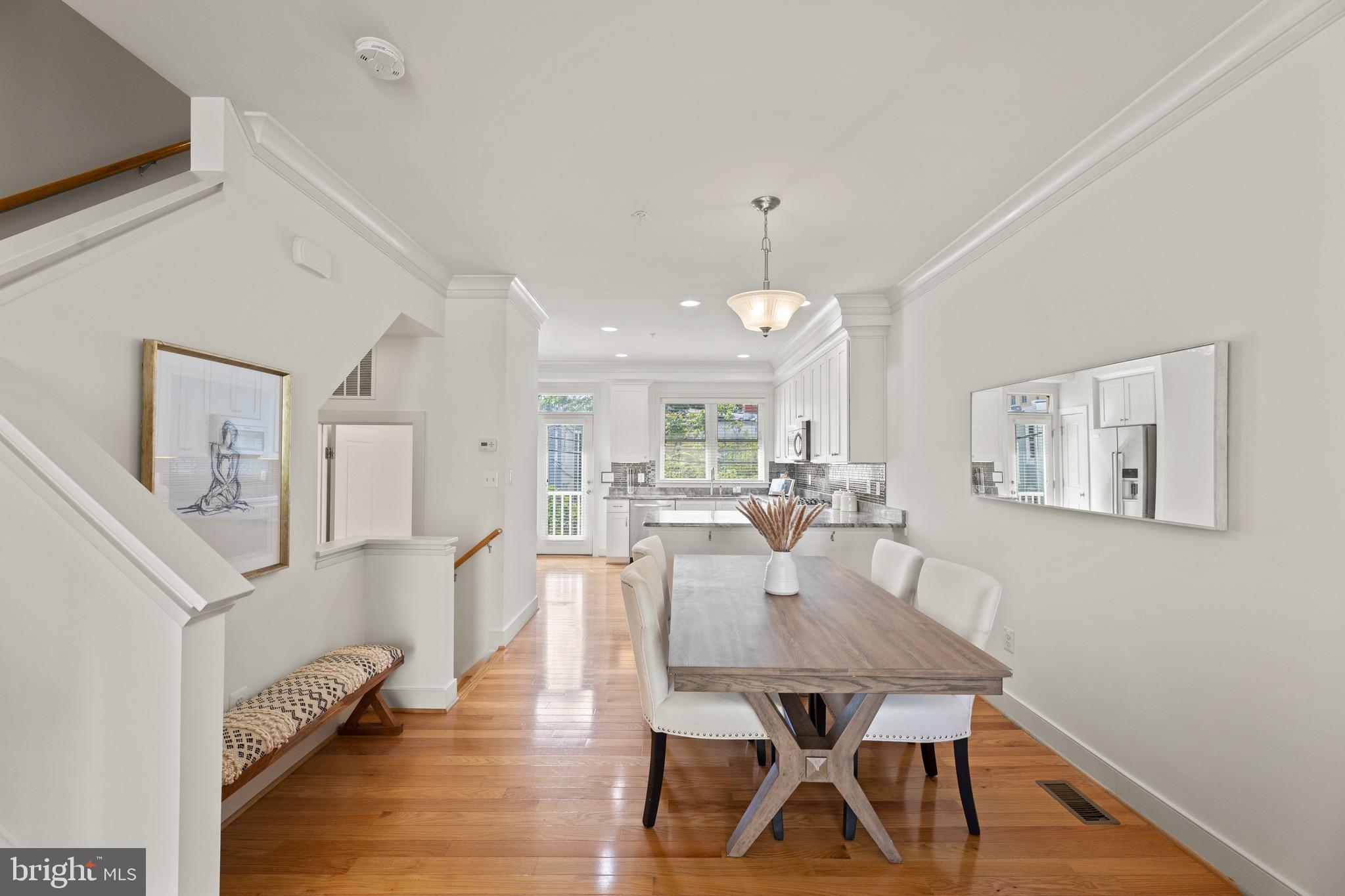 1019 3rd Place Southeast Washington, DC 20003 - Photo 4 of 32