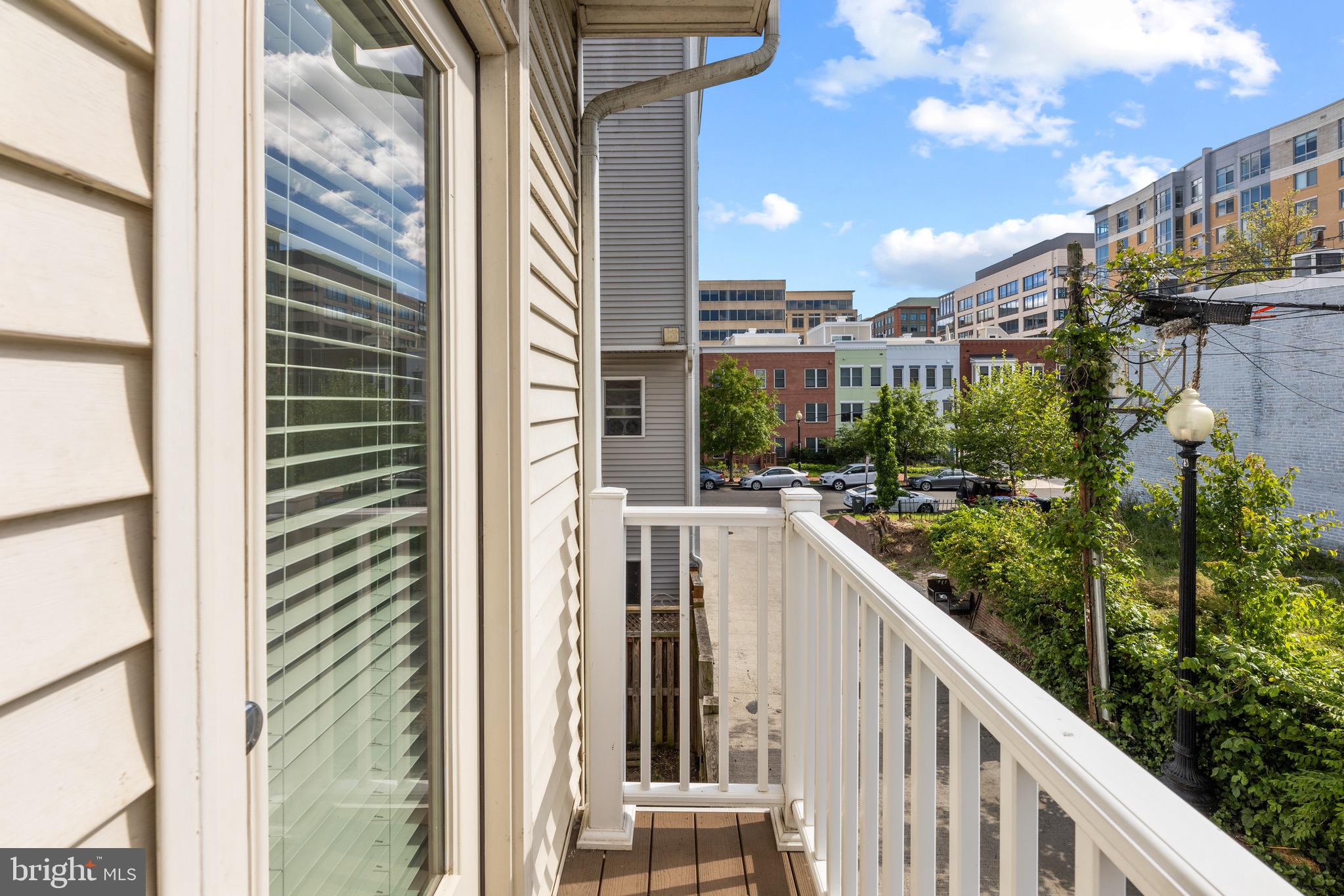 1019 3rd Place Southeast Washington, DC 20003 - Photo 8 of 32