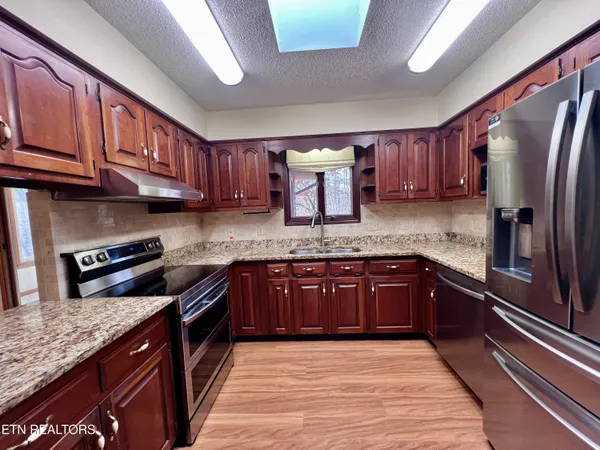 $1,900 | 214 Snead Drive, Crossville, TN 38558