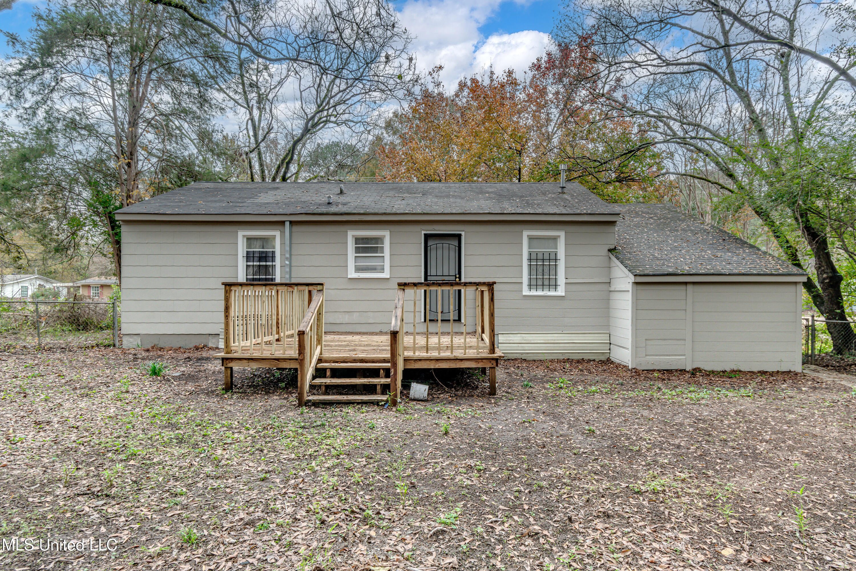 1184 West McDowell Road Jackson, MS 39204 - Photo 10 of 11 1184 McDowell Road Backyard