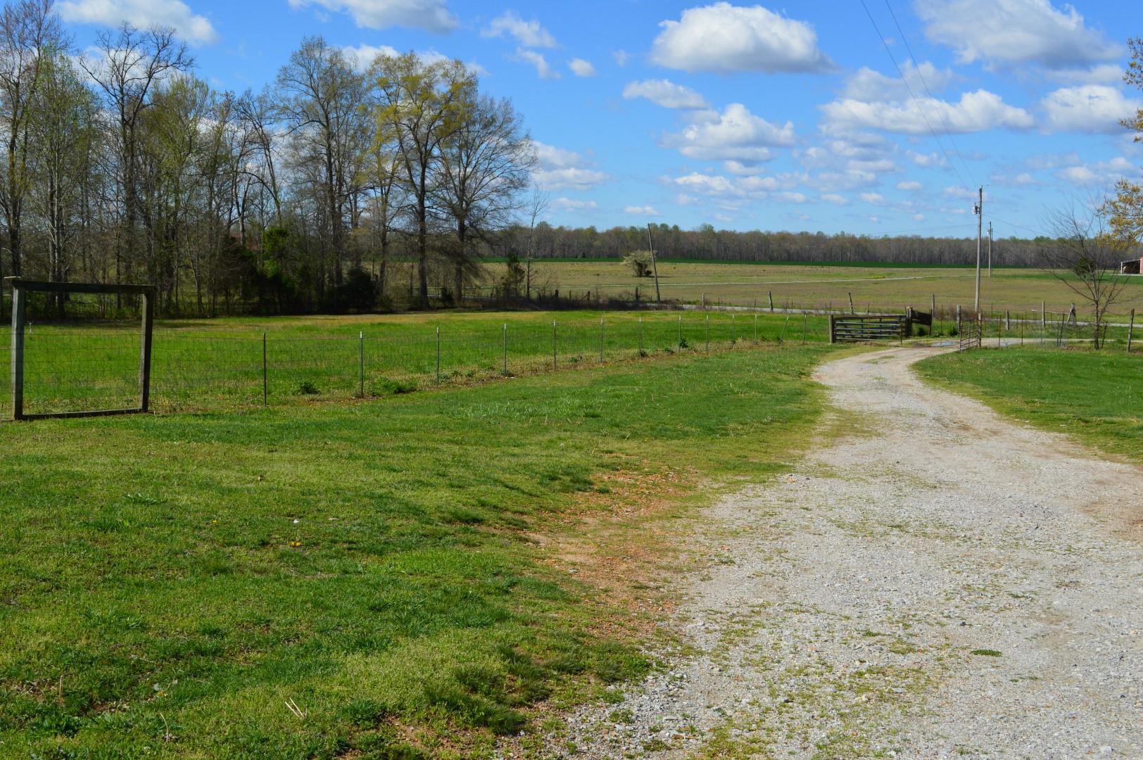 4090 Maple Springs Road Manchester, TN 37355 - Photo 3 of 12