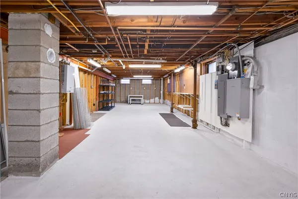 $459,900 | 2636 Glenwood Road, Utica, NY 13501