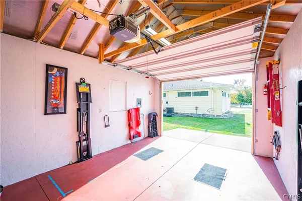 $459,900 | 2636 Glenwood Road, Utica, NY 13501