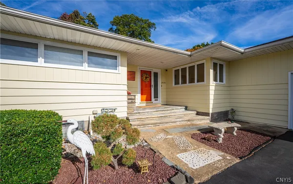 $459,900 | 2636 Glenwood Road, Utica, NY 13501