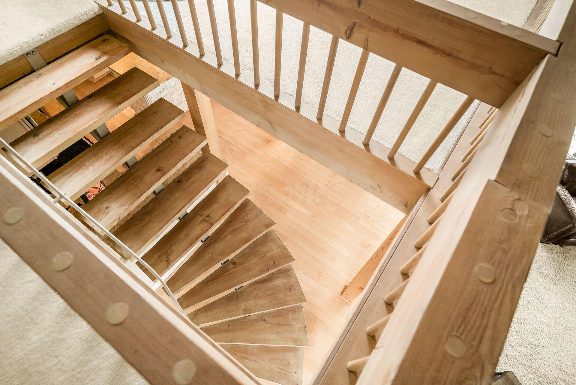 3996 Old Poste Road Columbus, OH 43221 - Photo 29 of 85 Staircase