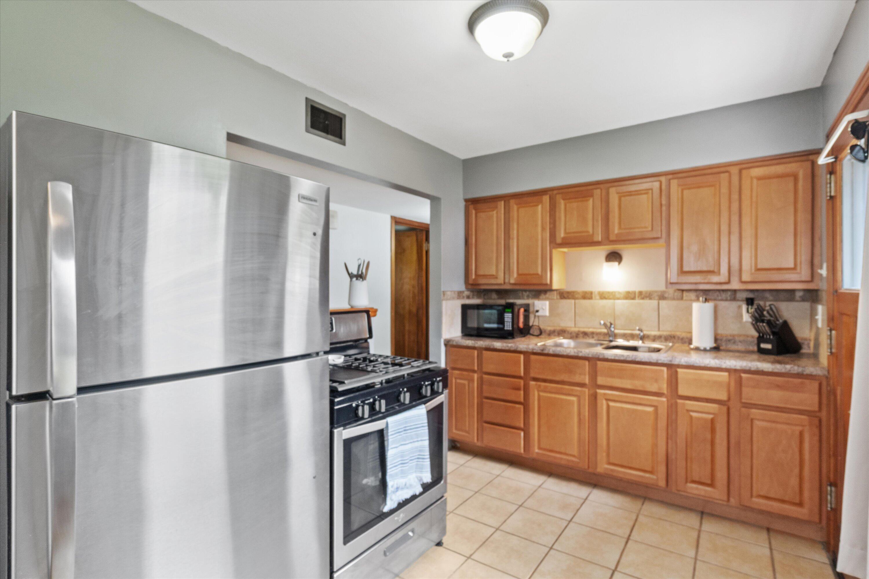 4342 Glenway Street Wauwatosa, WI 53222 - Photo 14 of 27 Nice counter space