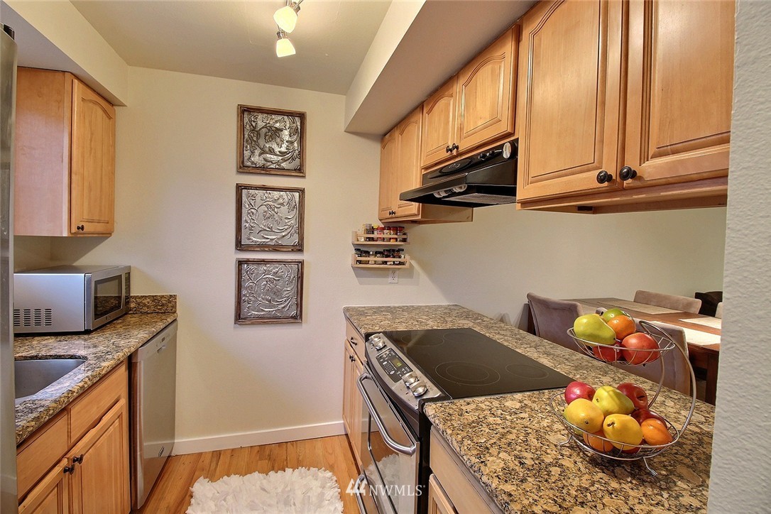 18910 Bothell Everett Highway, Unit E3 Bothell, WA 98012 - Photo 3 of 17 Gallery Image 3