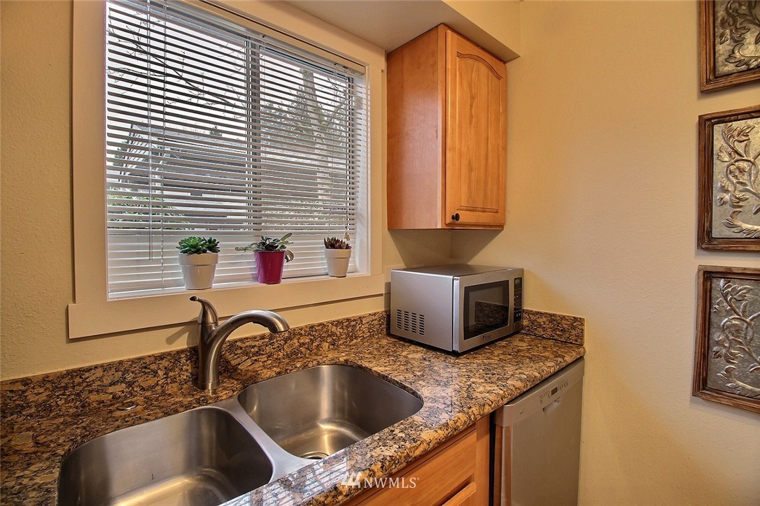 18910 Bothell Everett Highway, Unit E3 Bothell, WA 98012 - Photo 4 of 17 Gallery Image 4