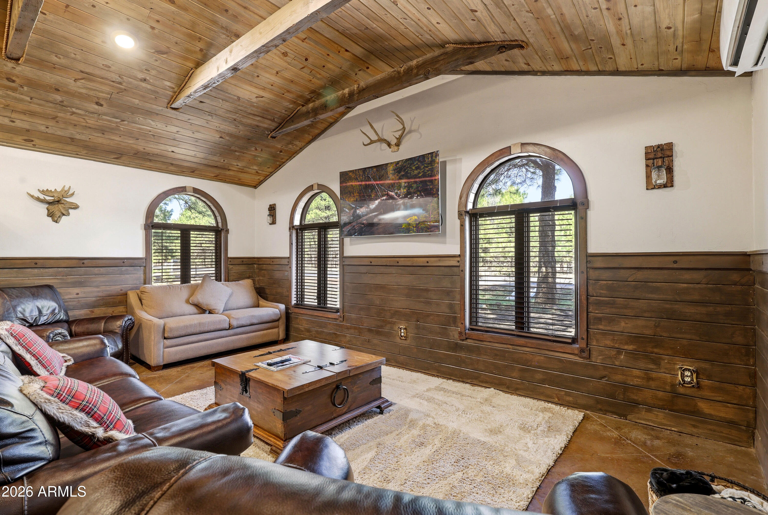 4971 Buck Springs Road Pinetop, AZ 85935 - Photo 5 of 32 a living room with furniture