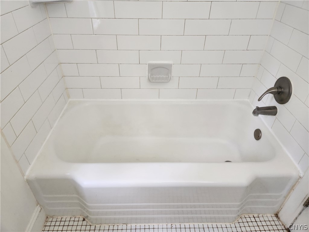 200 Windemere Road Syracuse, NY 13219 - Photo 26 of 29 Main Bath tub w/tile surround
