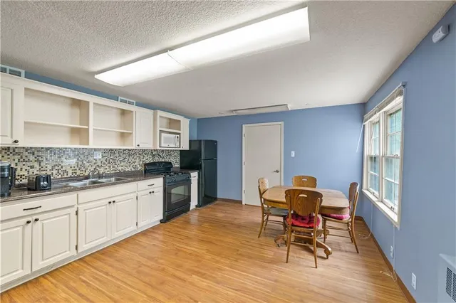 $600,000 | 7623 West 52nd Street, Mission, KS 66202