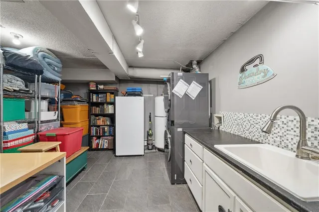 $600,000 | 7623 West 52nd Street, Mission, KS 66202