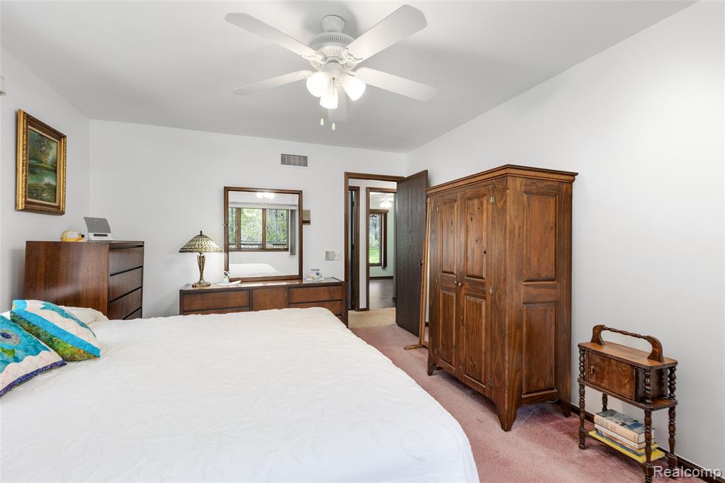 9730 Gibbs Road Clarkston, MI 48348 - Photo 10 of 39