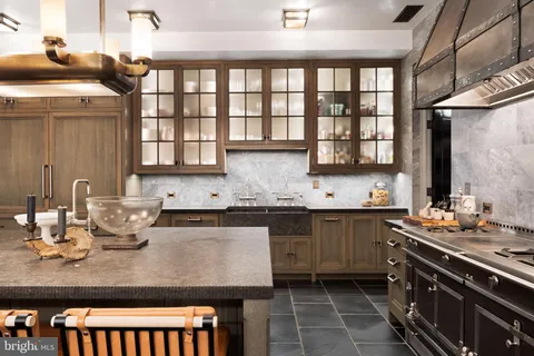 $7,950,000 | 2041 Delancey Street, Philadelphia, PA 19103