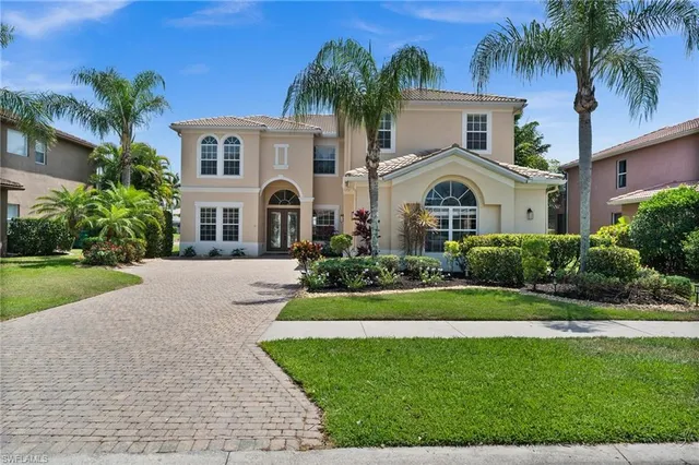 $949,900 | 14525 Indigo Lakes Circle, Naples, FL 34119