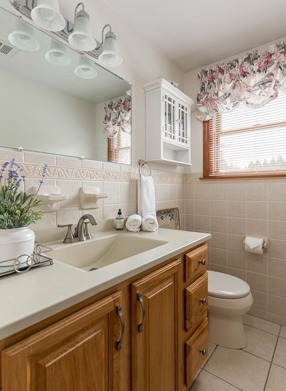 129 Chapman Road Stoughton, MA 02072 - Photo 17 of 32 Gallery Image 17