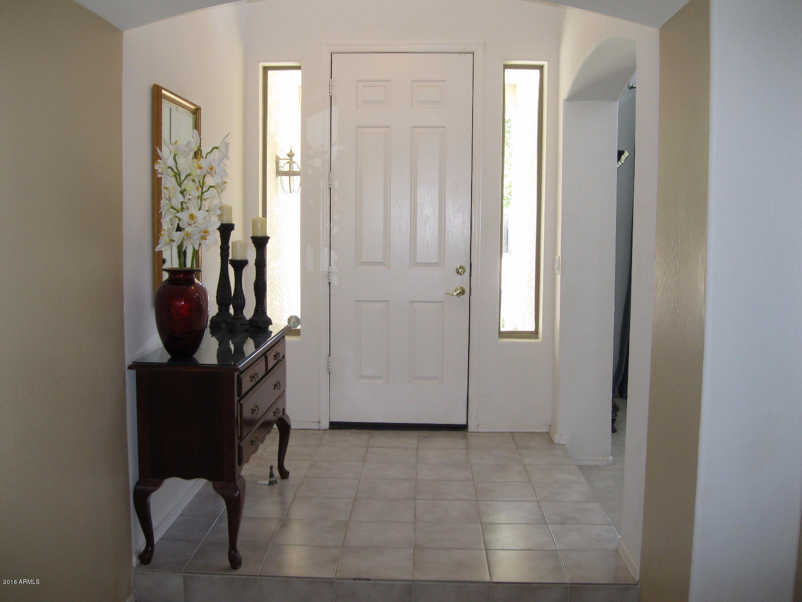 1816 East Beverly Road Phoenix, AZ 85042 - Photo 3 of 20 Foyer