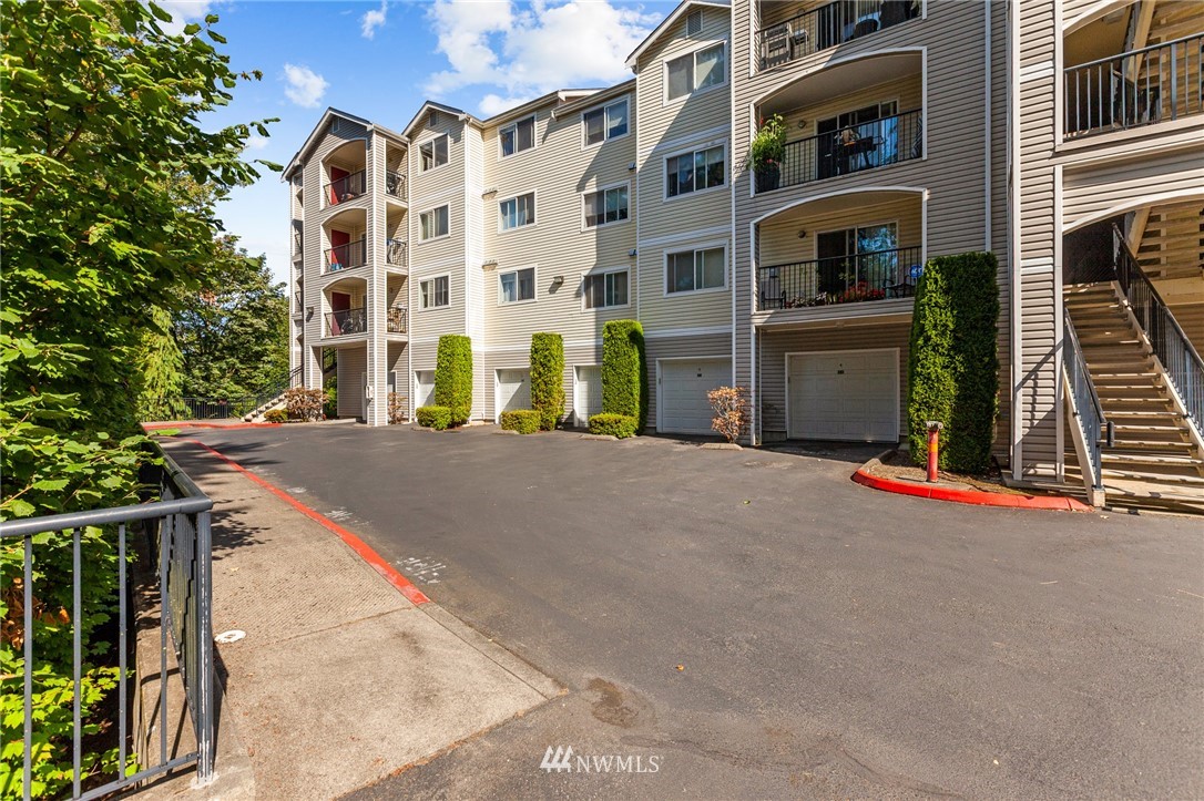 10709 Valley View Road, Unit A301 Bothell, WA 98011 - Photo 24 of 26