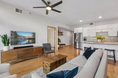 $595,000 | 1240 South 2nd Street, Unit 716, Minneapolis, MN 55415