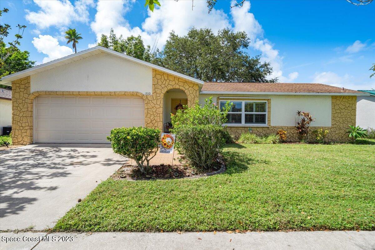 1810 West Shores Road Melbourne, FL 32935 - Photo 1 of 25 Front of home