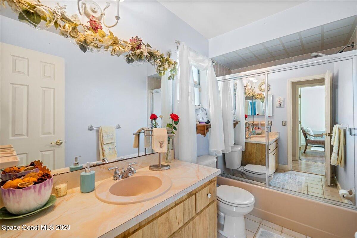 1810 West Shores Road Melbourne, FL 32935 - Photo 14 of 25 guest bathroom