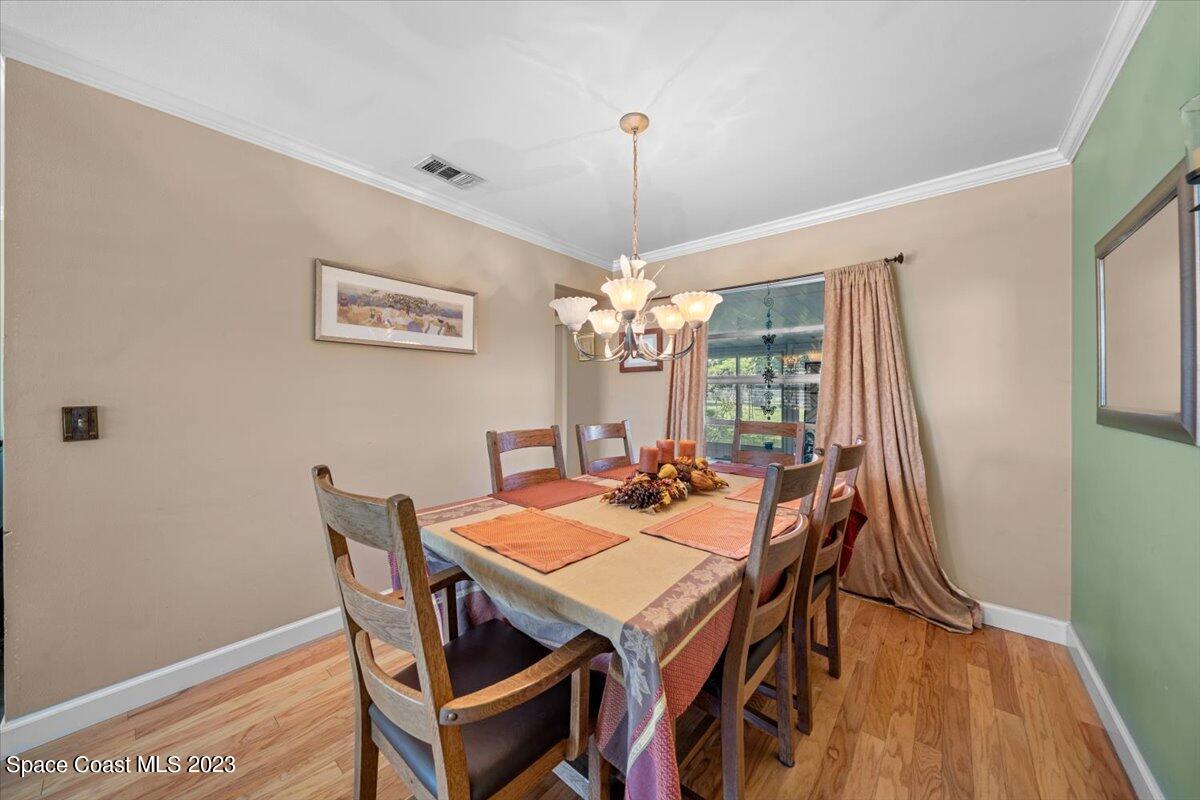 1810 West Shores Road Melbourne, FL 32935 - Photo 6 of 25 dining room