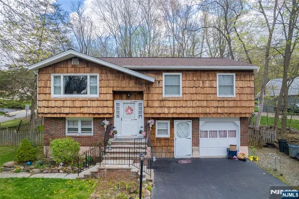 $465,000 | 678 Morsetown Road, West Milford, NJ 07480