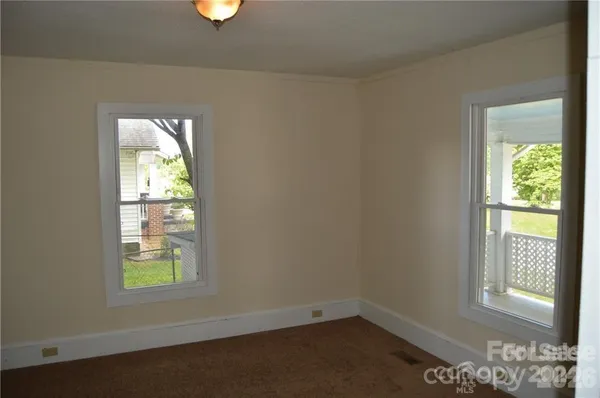 $900 | 615 Charlotte Avenue, Statesville, NC 28677