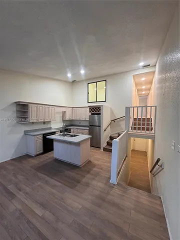 $215,000 | 6436 92nd Place North, Unit 1005, Pinellas Park, FL 33782