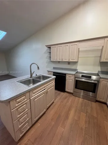 $215,000 | 6436 92nd Place North, Unit 1005, Pinellas Park, FL 33782