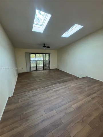 $215,000 | 6436 92nd Place North, Unit 1005, Pinellas Park, FL 33782