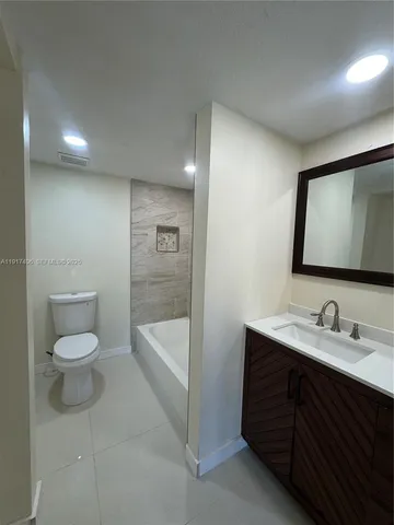 $215,000 | 6436 92nd Place North, Unit 1005, Pinellas Park, FL 33782