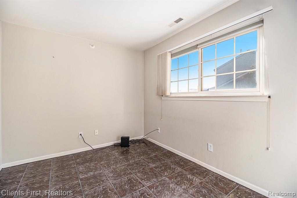 4215 Schaefer Road Dearborn, MI 48126 - Photo 20 of 29 Gallery Image 20