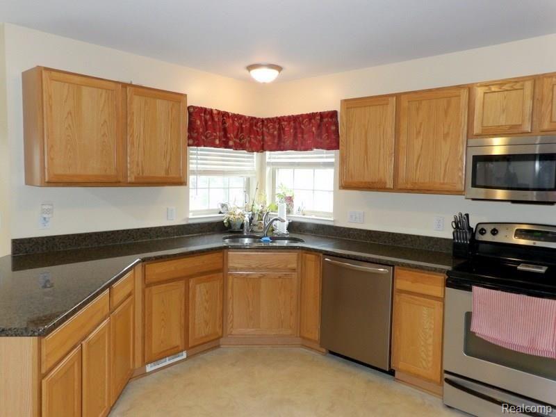 22475 Fawn Road Trenton, MI 48183 - Photo 29 of 64 101_1718.JPG