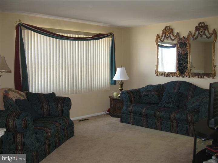 3506 Kyle Road Philadelphia, PA 19154 - Photo 3 of 20 Gallery Image 3