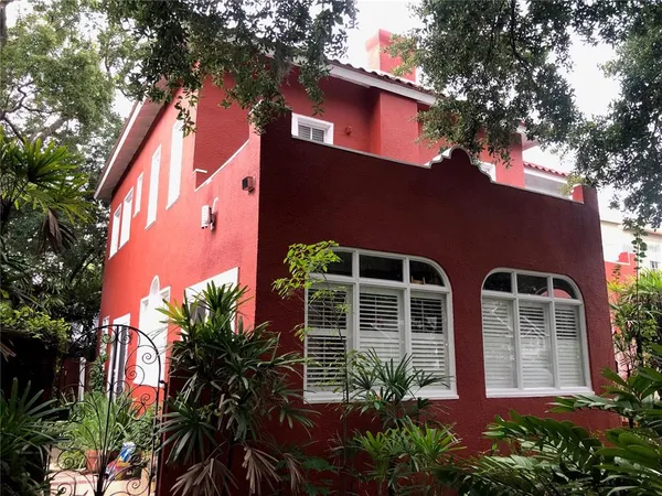 $2,200,000 | 318 Vitoria Avenue, Winter Park, FL 32789