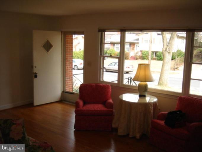 10108 Portland Road Silver Spring, MD 20901 - Photo 2 of 29 Living Room