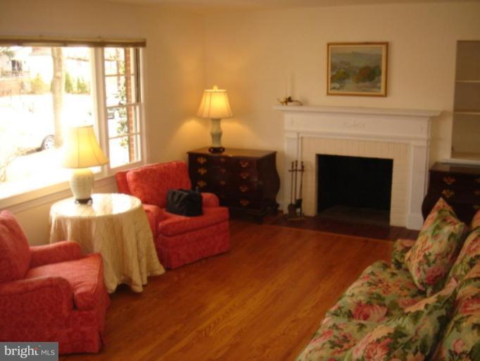 10108 Portland Road Silver Spring, MD 20901 - Photo 4 of 29 Living Room #3