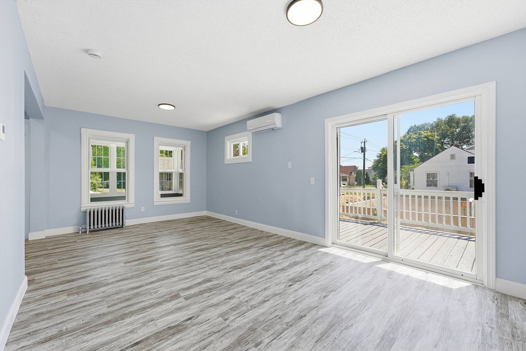 60 Barrison Street Springfield, MA 01109 - Photo 7 of 42 Gallery Image 7