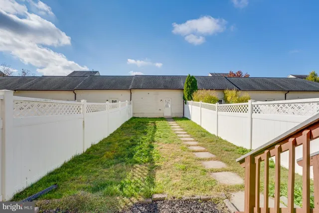 $2,950 | 3874 Carriage Hill Drive, Frederick, MD 21704