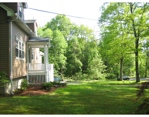 114 Dudley Road Oxford, MA 01540 - Photo 3 of 30 Gallery Image 3
