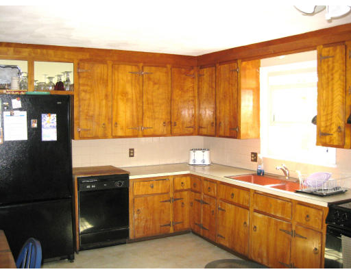 114 Dudley Road Oxford, MA 01540 - Photo 7 of 30 Gallery Image 7