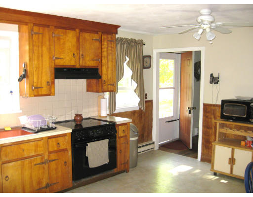 114 Dudley Road Oxford, MA 01540 - Photo 8 of 30 Gallery Image 8