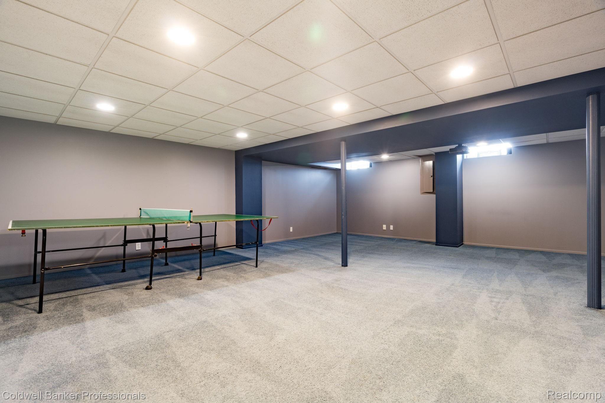 916 Dickson Lane Rochester, MI 48307 - Photo 25 of 30 29-web-or-mls-916-Dickson-Ln-29.jpg